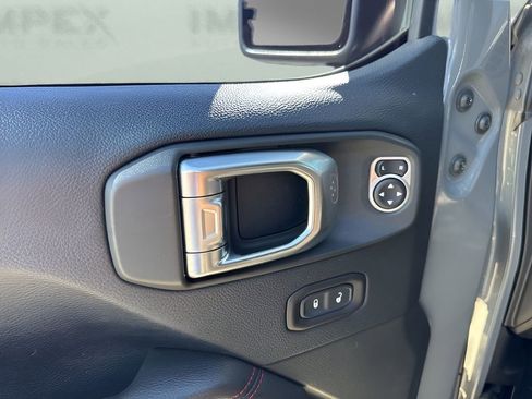 Used 2018 Jeep Wrangler Unlimited Rubicon image 25