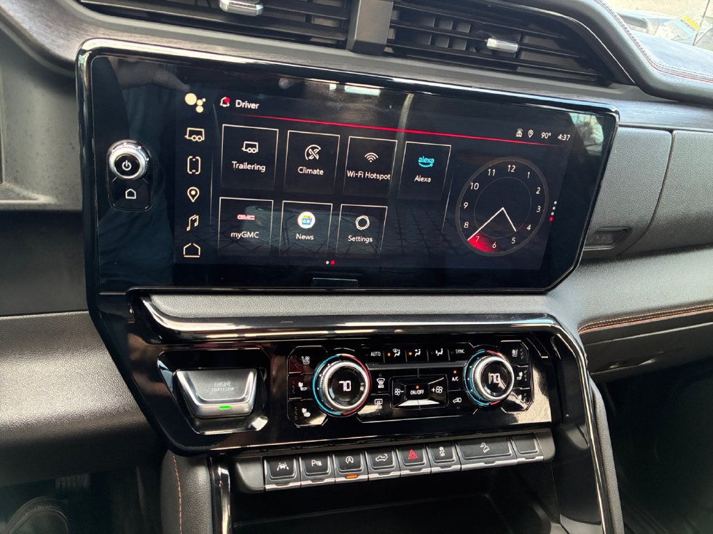 Used 2024 GMC Sierra 1500 AT4 w/ Technology Package AWD/4WD image 8
