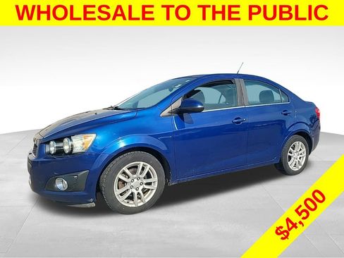 Used 2013 Chevrolet Sonic LT w/ Wheels and Fog Lamp Package FWD image 2