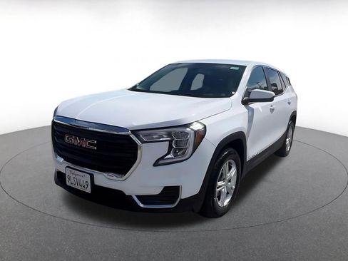 Used 2024 GMC Terrain SLE image 7