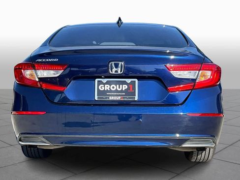 Used 2018 Honda Accord EX image 5
