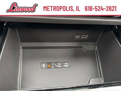 New 2026 GMC Yukon AT4 w/ AT4 Premium Plus Package image 31