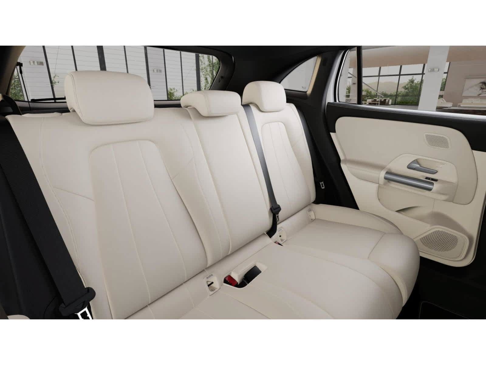 Used 2026 Mercedes-Benz GLA 250 4MATIC image 5