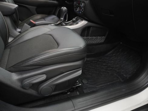 Certified 2020 Jeep Compass Latitude image 49