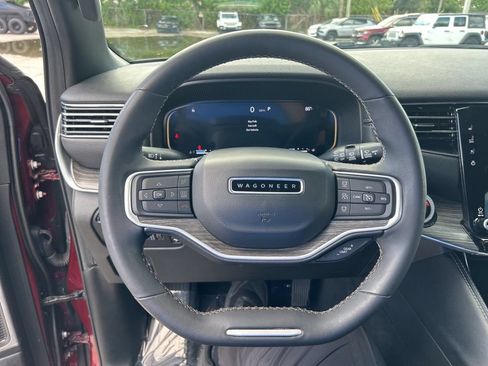 Used 2023 Jeep Wagoneer Series III w/ Preferred Equipment Group RWD image 12