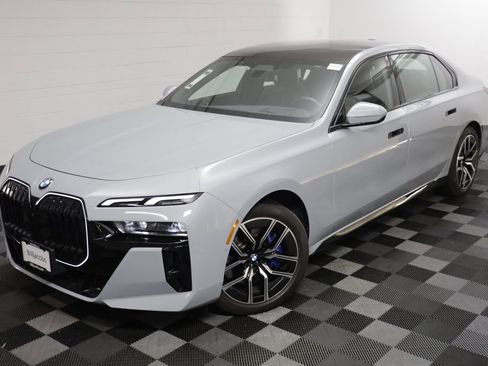 Certified 2025 BMW 740i xDrive AWD/4WD image 2