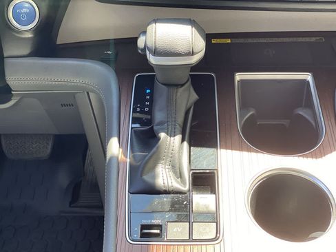 Used 2022 Toyota Sienna XLE w/ XLE Plus Package FWD image 26