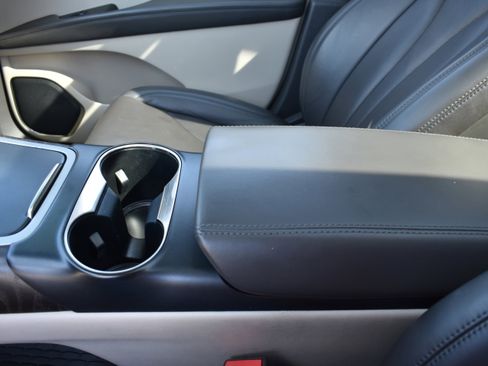 Used 2020 Lincoln Nautilus Reserve image 23