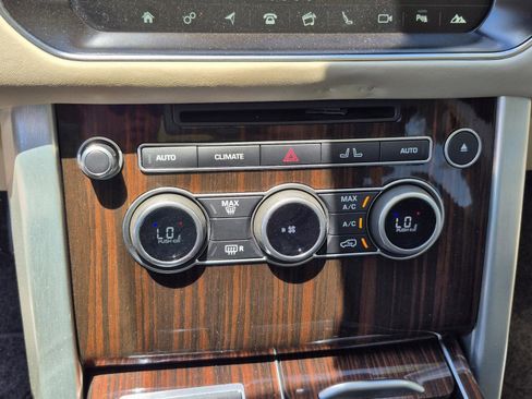 Used 2017 Land Rover Range Rover HSE AWD/4WD image 29