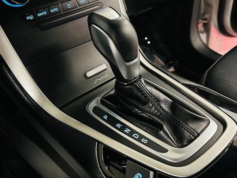 Used 2015 Ford Edge SEL image 15