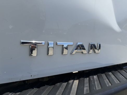 Used 2012 Nissan Titan SL RWD image 29