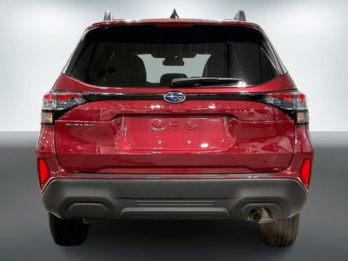 Used 2025 Subaru Forester Premium image 4
