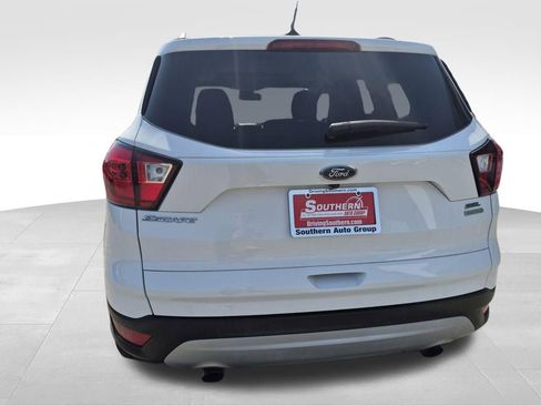 Used 2019 Ford Escape SEL image 4