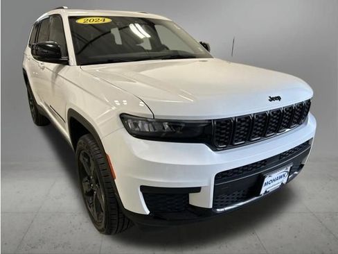 Used 2023 Jeep Grand Cherokee L Laredo AWD/4WD image 8