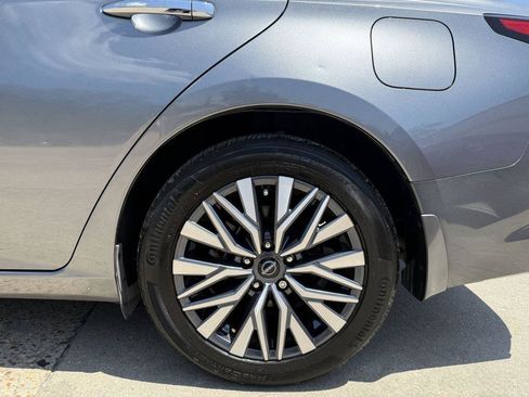 Used 2023 Nissan Altima 2.5 SV FWD image 9