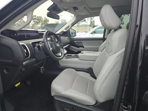 Used 2025 Ford Expedition Max Platinum image 9