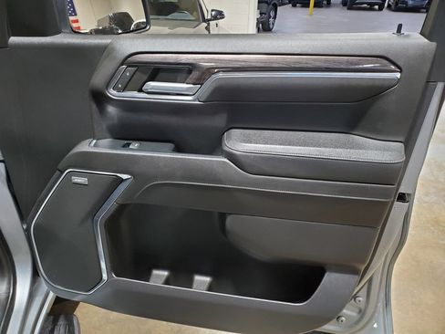 Used 2023 Chevrolet Silverado 1500 LTZ AWD/4WD image 15