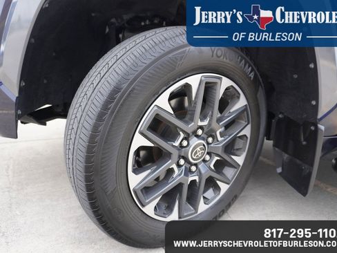 Used 2024 Toyota Tundra Limited image 12