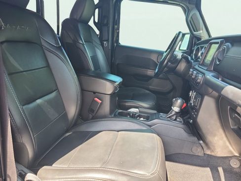 Used 2018 Jeep Wrangler Unlimited Sahara AWD/4WD image 21