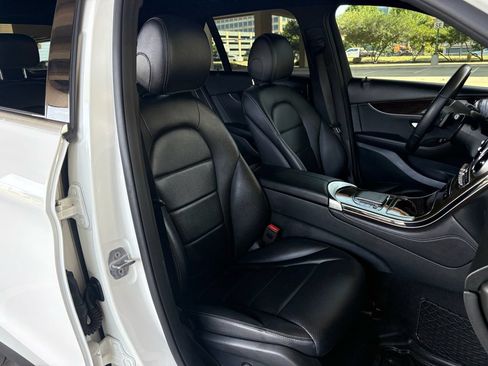 Used 2020 Mercedes-Benz GLC 300 image 32