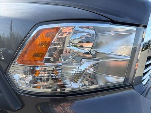 Used 2019 RAM 1500 Big Horn AWD/4WD image 11