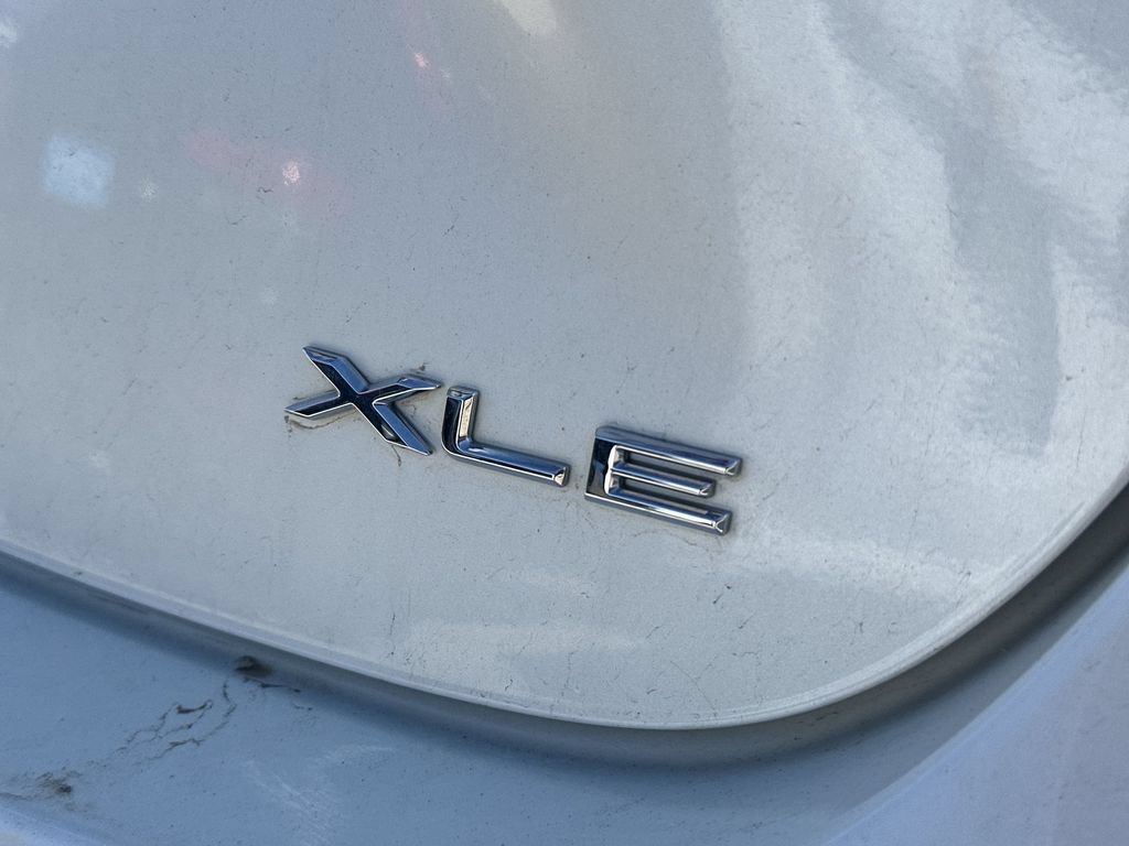 Used 2014 Toyota Avalon XLE FWD image 33