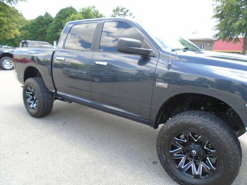 Used 2017 RAM 1500 Classic SLT image 10