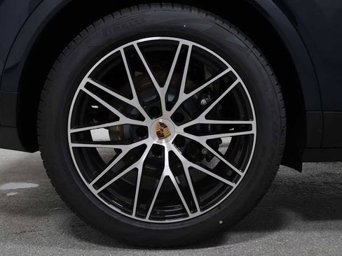 New 2026 Porsche Cayenne AWD/4WD image 36