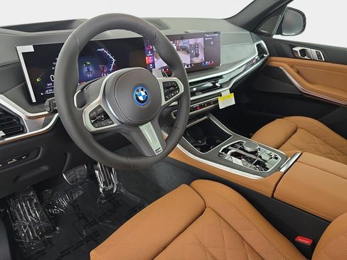 New 2026 BMW X5 xDrive50e w/ M Sport Package AWD/4WD image 16