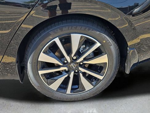 New 2025 Nissan Sentra SV w/ SV Premium Package FWD image 4