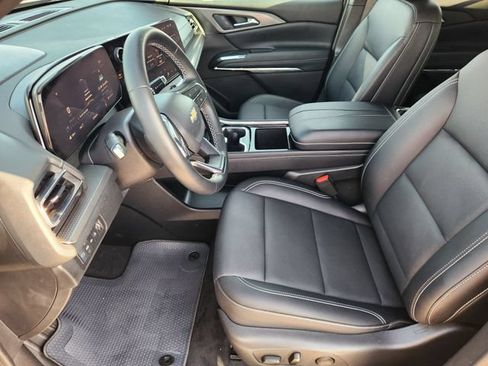 Used 2026 Chevrolet Traverse LT AWD/4WD image 13