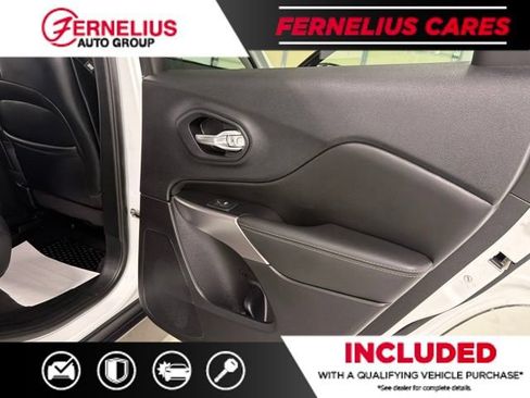 Used 2022 Jeep Cherokee Latitude Lux AWD/4WD image 19