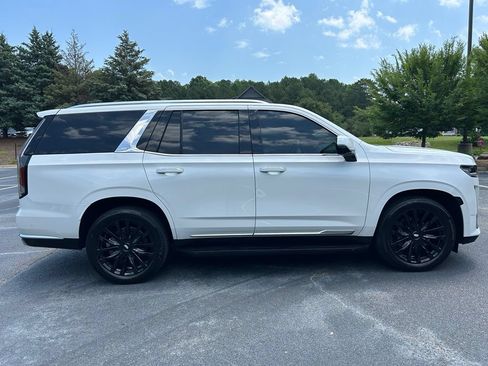 Used 2024 Cadillac Escalade Premium Luxury w/ Performance Package AWD/4WD image 28