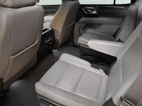 Used 2021 Chevrolet Tahoe LT w/ Luxury Package RWD image 34