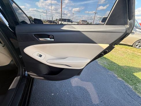 Used 2021 Toyota Avalon XLE FWD image 20