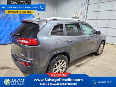 Used 2016 Jeep Cherokee Latitude w/ Cold Weather Group AWD/4WD image 4