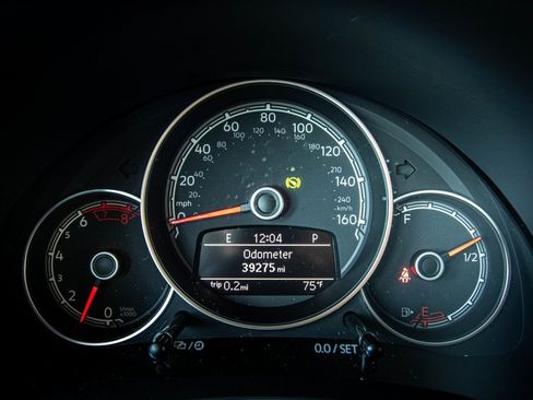 Used 2019 Volkswagen Beetle 2.0T SE image 2