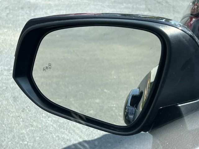 Used 2023 Toyota Highlander XLE FWD image 16