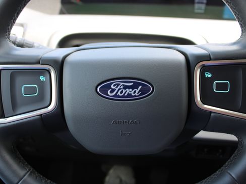 Used 2025 Ford Expedition Active AWD/4WD image 20