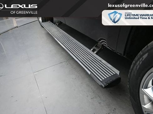 Used 2023 Jeep Grand Wagoneer Series II AWD/4WD image 32