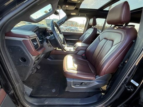 Used 2024 Ford Expedition Limited image 21