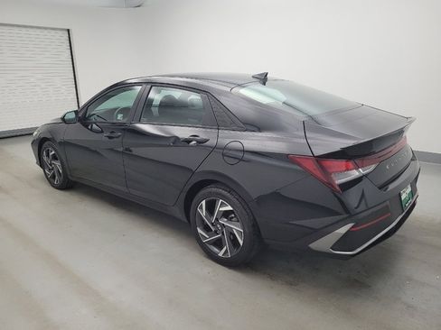 Used 2025 Hyundai Elantra Sport FWD image 3