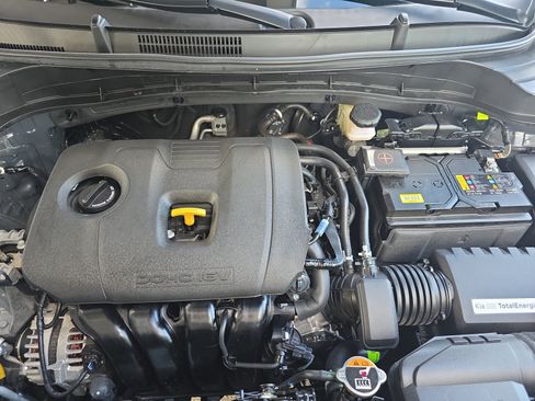 Certified 2025 Kia Soul LX w/ LX Technology Package FWD image 28
