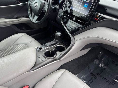 Used 2024 Toyota Camry SE w/ Cold Weather Package image 15