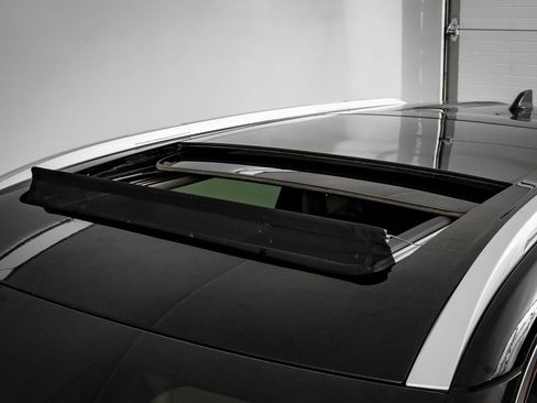 Used 2022 Nissan Rogue SV w/ SV Premium Package image 14