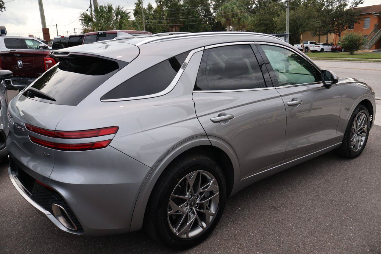 Used 2025 Genesis GV70 2.5T AWD/4WD image 5