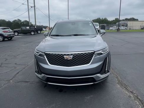 Used 2022 Cadillac XT6 Premium Luxury image 3