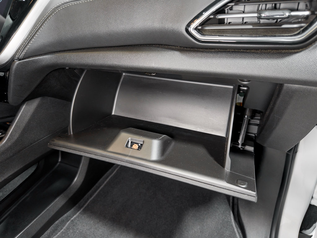Used 2023 Chevrolet Bolt EUV LT w/ Convenience Package FWD image 19