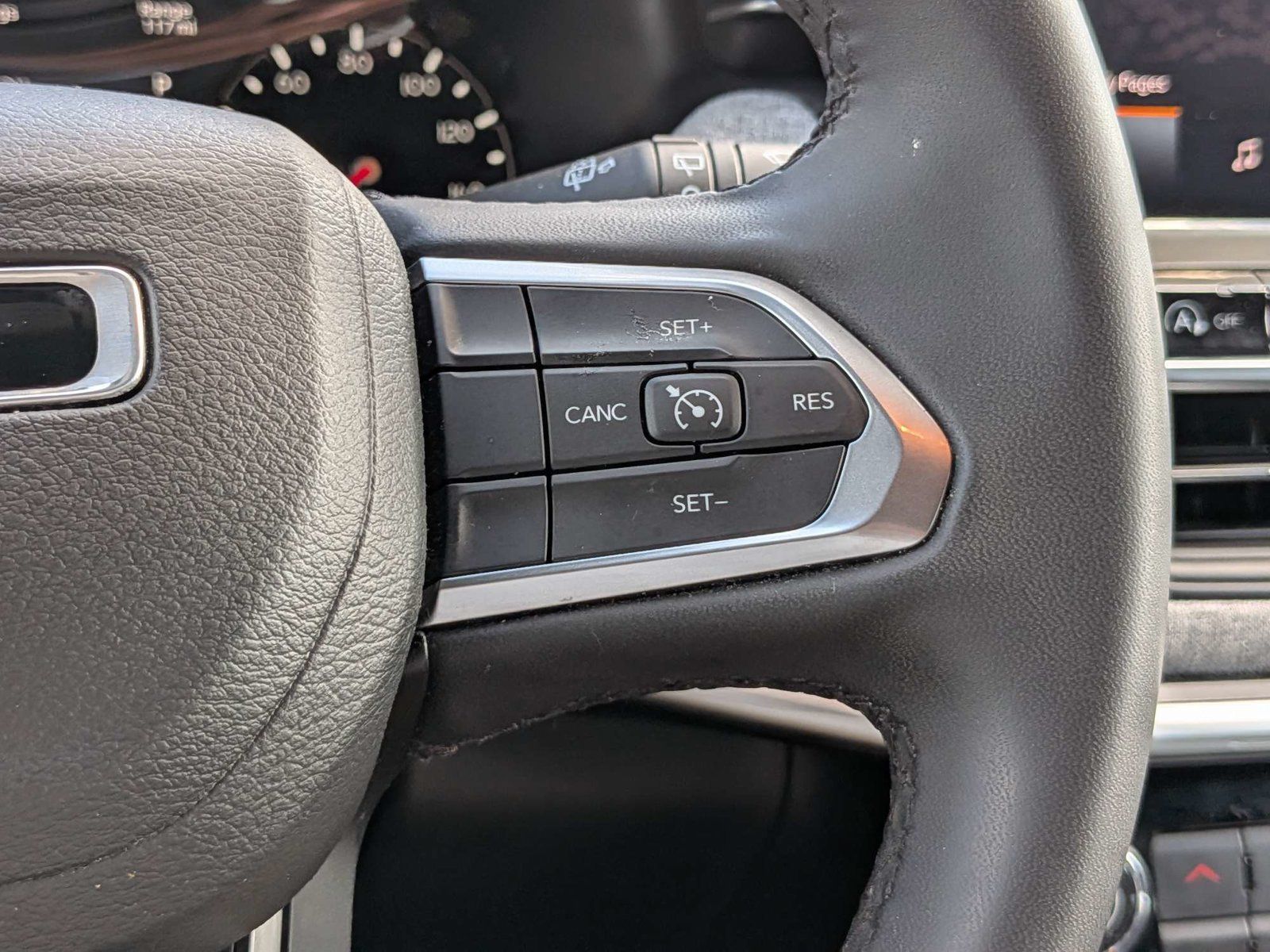 Used 2024 Jeep Compass Latitude AWD/4WD image 24
