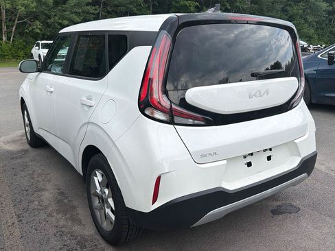 Used 2023 Kia Soul LX w/ Option Group 015 FWD image 9